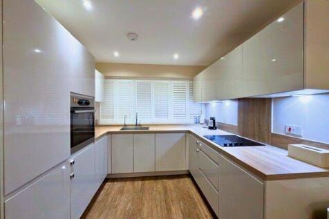 4 Bedroom End of Terrace House to Rent ¿ Acorn 