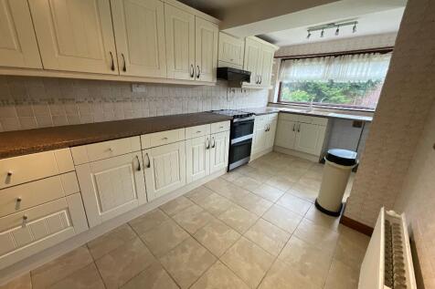 KITCHEN 17'5 x 7'5