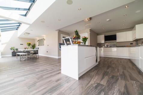 Award-winning Media team on EVERY Listing_10