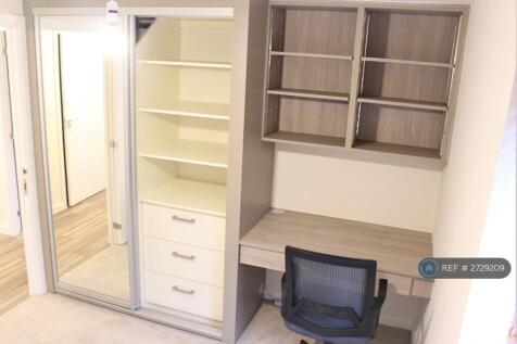 2nd Bedroom Large Capacity Wardrobe