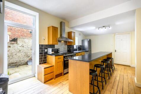 20250824 S&amp;B 7 Queens Terrace kitchen-1.jpg