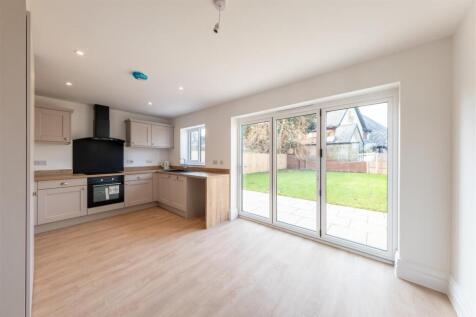 94 and 96 Pipers Lane-048.jpg