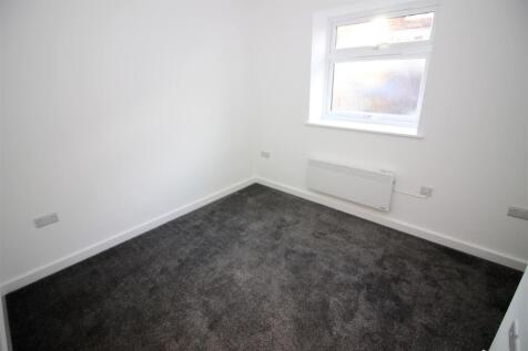 Apt 1 72 Brookhill Street - Bed.JPG