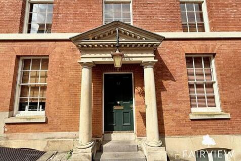 2-bed flat on Park Row, Nottingham, NG1, £1,200/mo
