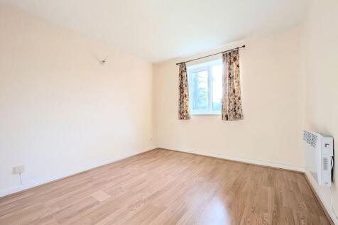 Kings Road, Westlands, RH13 photo 4