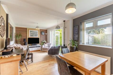 8687998-interior14.jpg