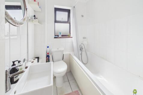 Presented by Clinton at EweMove Bexleyheath and Da