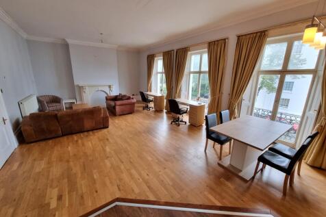 Flat 3, 3 Clarendon Square, Leamington Spa photo 3