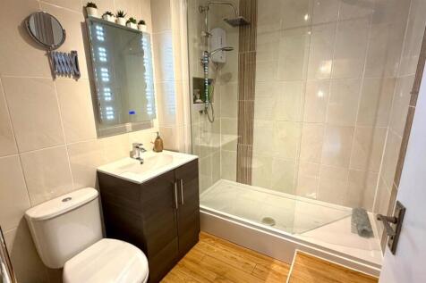TILED 3 PIECE SHOWER ROOM