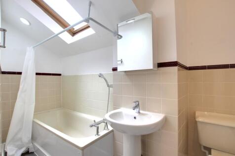 6 BATHROOM.jpg
