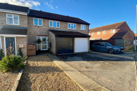 St Neots, PE19 - property photo