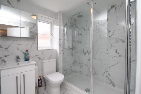 Bathroom.JPG