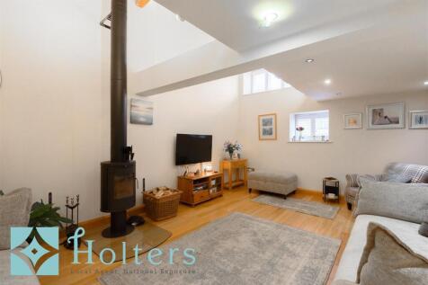 3 Luston Court Barns, Luston-04.jpg