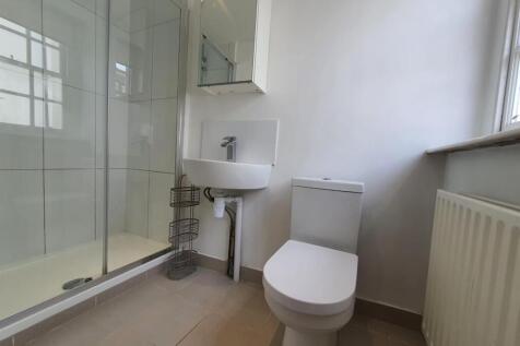 main bath.JPG
