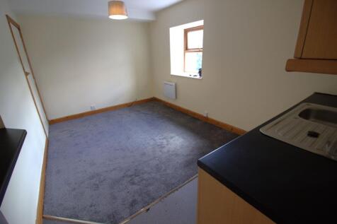 41 Pikes Lane, Glossop, SK13 photo 4