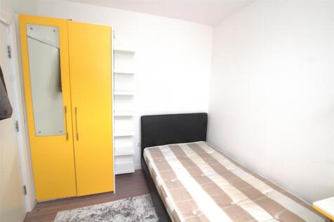 Bedroom 4.jpg
