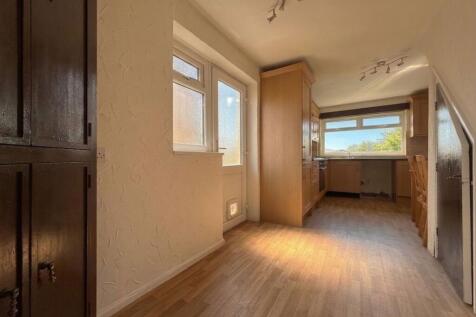 Teddington Avenue, Huddersfield, HD5 photo 3