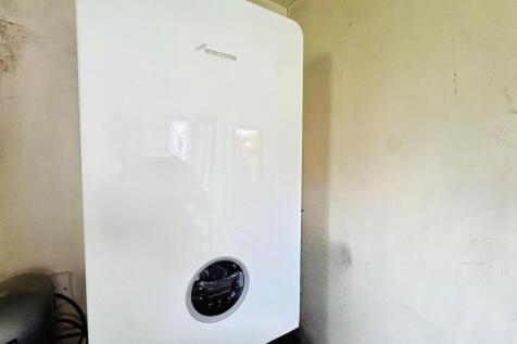 66, Crown Hills Avenue, LE5 4HE