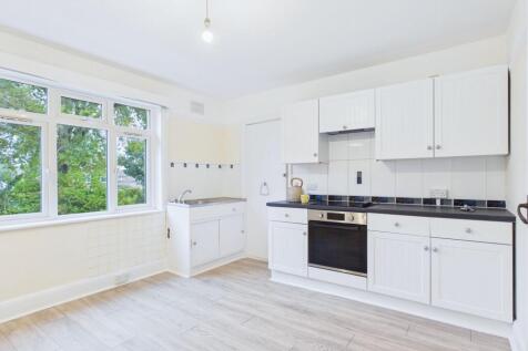 Kitchen/ Dining Room
