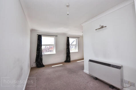 Living/Kitchen Area