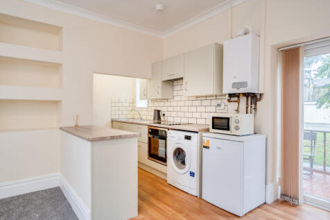 Moorlands Road, Birkenshaw photo 3