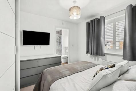 Blackwater Drive, Dunmow, Essex, CM6 photo 3