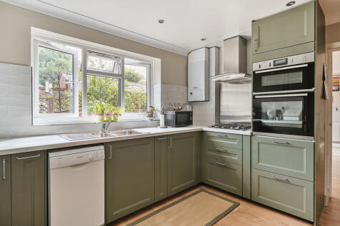 1330670-29-688212...