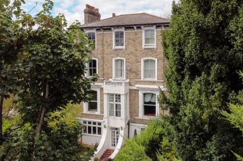 London, SE23 - property photo