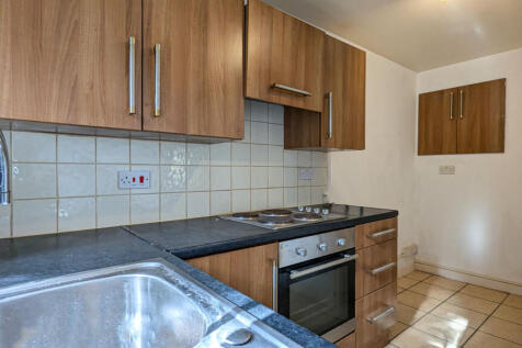 Firwood Park, Chadderton, OL9 photo 4