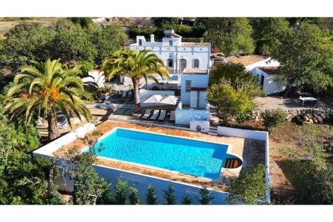 Almancil Fully Renovated 5 Bed Villa For Sale (15)