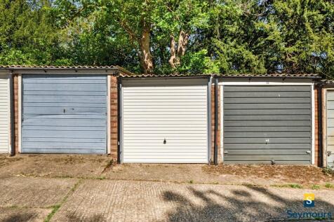Garage In Block