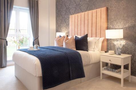 24 Queens Road, Weybridge, Surrey, KT13 9UX photo 3