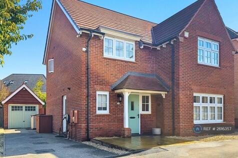 External View - 4 Bedroom Detached With Garage