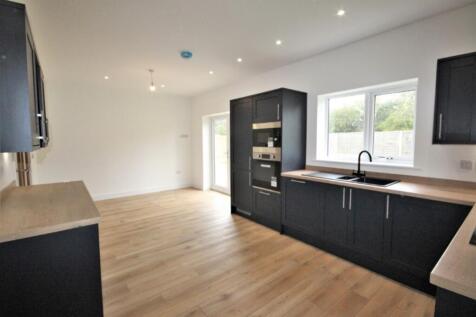 Plot 9 Kitchen 2