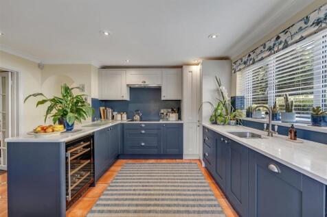 Redwick Road, Pilning Kitchen.jpg
