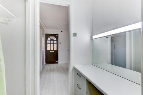 For Sale by Aspire Residential | Pilgrims Walk