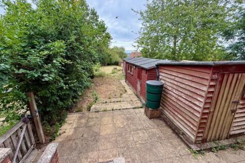 18 sweetman Rd OX29BA - back garden.jfif