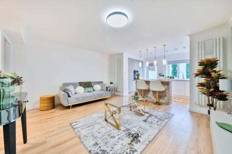 Sitting Room/Kitchen