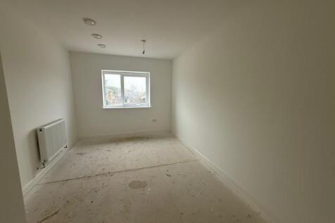 Bedroom 1 (1).jpeg
