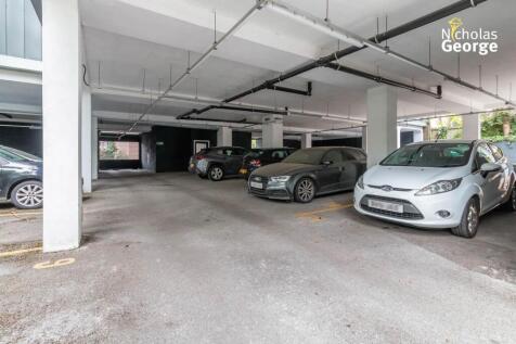 The High Street 15 flat 9 carpark.jpg