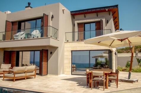 Luxurious 4 Bedroom Beachfront Villa in Esentepe: A Premier Coastal Living Experience Image 89