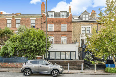 London, SE22 - property photo