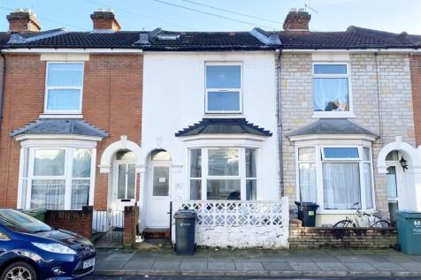 Percy Road - Bay &amp; Forecourt