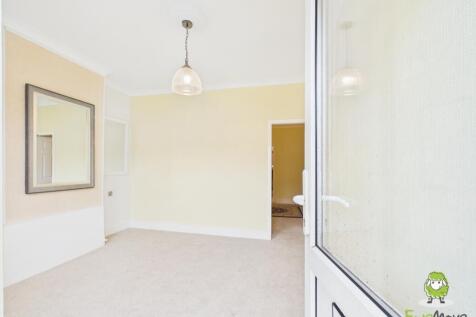 EweMove Basingstoke Estate Agents 78 Winchester Ro