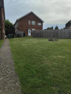 avon close 12