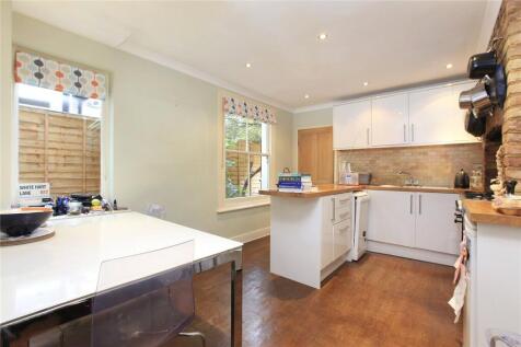 property in Brayburne Avenue, 
Clapham, SW4