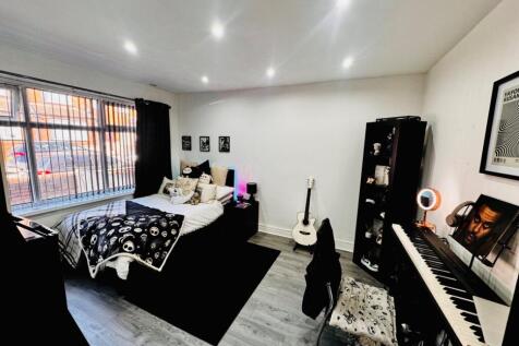 8, Mayville Avenue, Leeds, West Yorkshire, LS6 photo 3