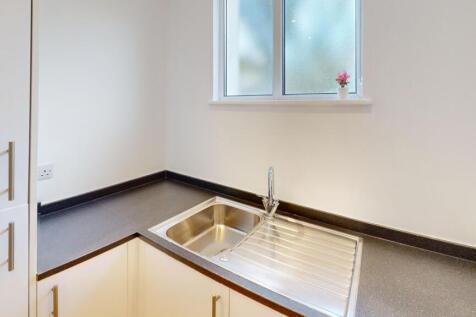 Flat 10, Armyn House, Bar Road TR11 4NN photo 4