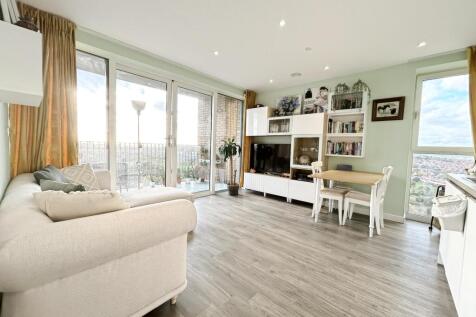 London, NW9 - property photo