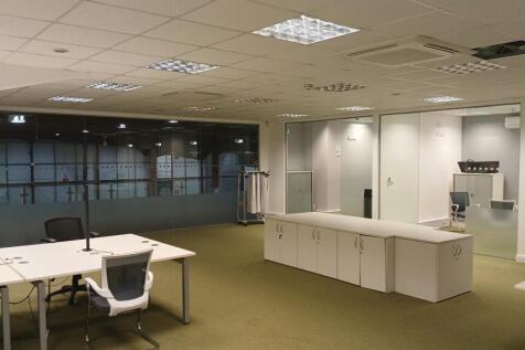 Office to rent Image 3